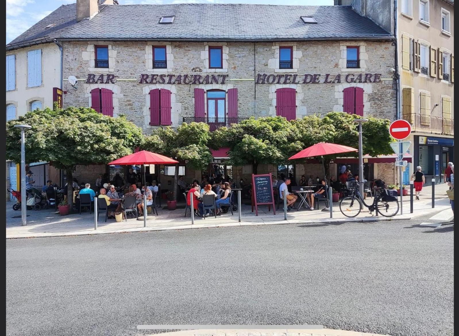 Sévérac-le-Château Hotel De La Gare מראה חיצוני תמונה